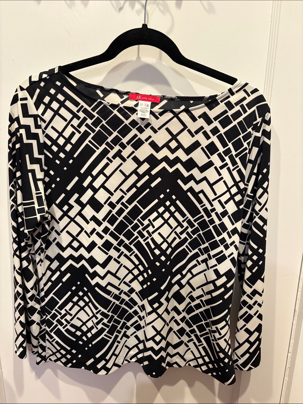 Alfani Black and White Geometric Boatneck Long-Sleeve Top BN507